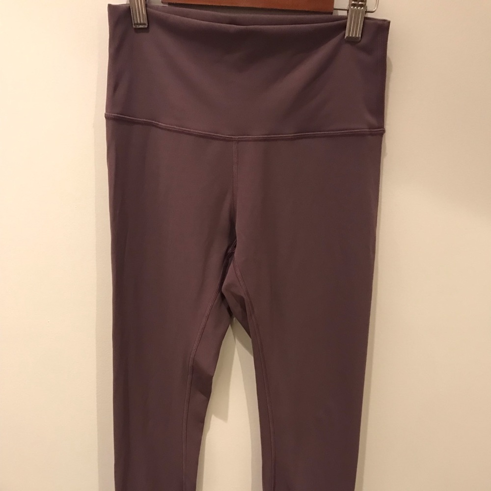 Lululemon Wunder Under HR light purple